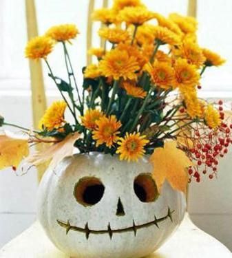 Halloween Elegance: Creating Flower Arrangements with Pumpkins and Fall Blooms